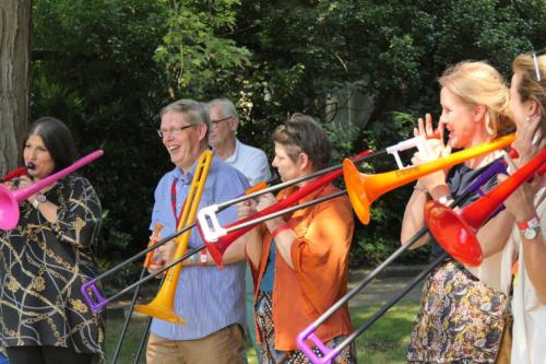 Publiek trombone spelen P1070352